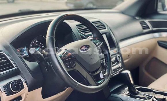 Buy Used Ford Explorer Red Car in Dakar in Dakar Buy Used Ford Explorer Red Car in Dakar in Dakar