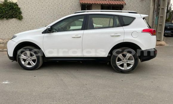 Acheter Occasion Voiture Toyota RAV4 Blanc à Dakar, Dakar Acheter Occasion Voiture Toyota RAV4 Blanc à Dakar, Dakar