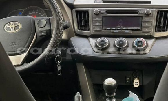 Acheter Occasion Voiture Toyota RAV4 Blanc à Dakar, Dakar Acheter Occasion Voiture Toyota RAV4 Blanc à Dakar, Dakar