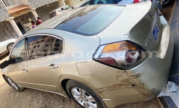 Buy Used Nissan Altima Beige Car in Dakar in Dakar Buy Used Nissan Altima Beige Car in Dakar in Dakar