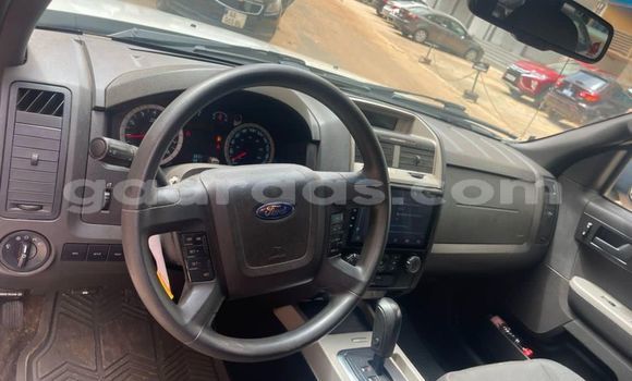 Acheter Occasion Voiture Ford Escape Blanc à Dakar, Dakar Acheter Occasion Voiture Ford Escape Blanc à Dakar, Dakar