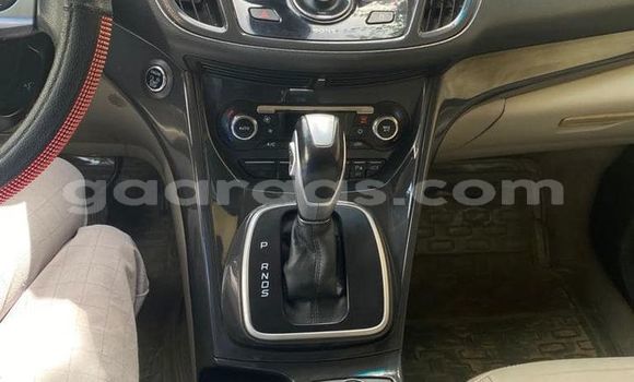 Acheter Occasion Voiture Ford Escape Rouge à Dakar, Dakar Acheter Occasion Voiture Ford Escape Rouge à Dakar, Dakar