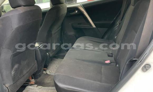 Dieundeu Beess Toyota RAV4 White Auto in Dakar in Dakar Dieundeu Beess Toyota RAV4 White Auto in Dakar in Dakar