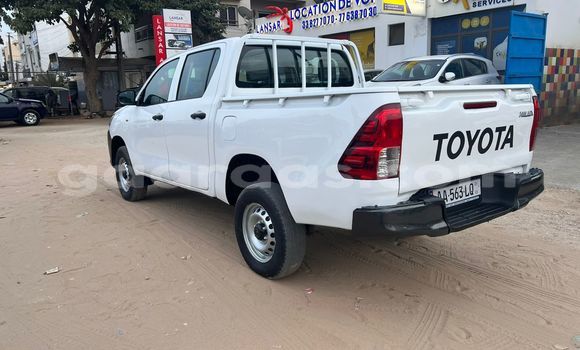 Dieundeu Beess Toyota Hilux White Auto in Dakar in Dakar Dieundeu Beess Toyota Hilux White Auto in Dakar in Dakar