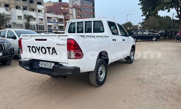 Dieundeu Beess Toyota Hilux White Auto in Dakar in Dakar Dieundeu Beess Toyota Hilux White Auto in Dakar in Dakar