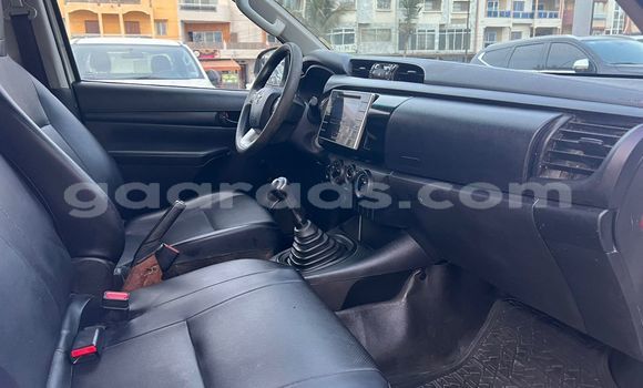 Dieundeu Beess Toyota Hilux White Auto in Dakar in Dakar Dieundeu Beess Toyota Hilux White Auto in Dakar in Dakar