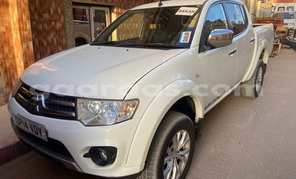 Acheter Import Voiture Mitsubishi L200 Blanc à Dakar, Dakar Acheter Import Voiture Mitsubishi L200 Blanc à Dakar, Dakar
