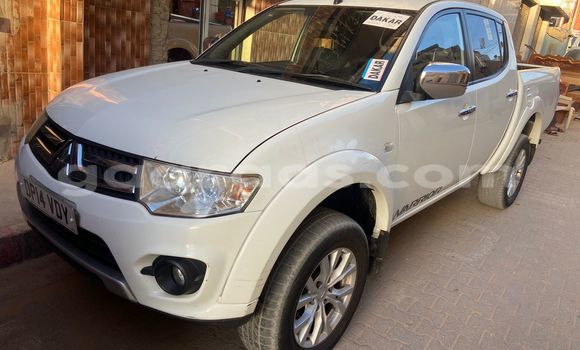 Acheter Import Voiture Mitsubishi L200 Blanc à Dakar, Dakar Acheter Import Voiture Mitsubishi L200 Blanc à Dakar, Dakar