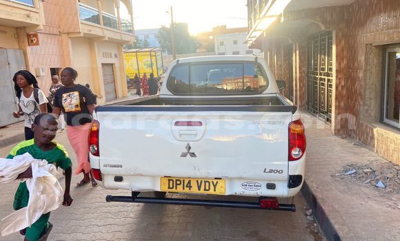 Acheter Import Voiture Mitsubishi L200 Blanc à Dakar, Dakar Acheter Import Voiture Mitsubishi L200 Blanc à Dakar, Dakar