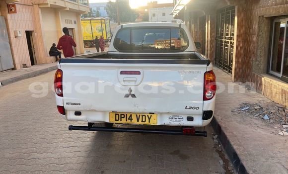 Acheter Import Voiture Mitsubishi L200 Blanc à Dakar, Dakar Acheter Import Voiture Mitsubishi L200 Blanc à Dakar, Dakar