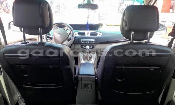 Buy Used Renault Megane White Car in Dakar in Dakar Buy Used Renault Megane White Car in Dakar in Dakar