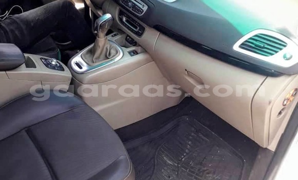 Buy Used Renault Megane White Car in Dakar in Dakar Buy Used Renault Megane White Car in Dakar in Dakar