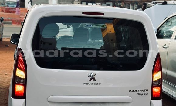 Acheter Import Voiture Peugeot Partner Blanc à Dakar, Dakar Acheter Import Voiture Peugeot Partner Blanc à Dakar, Dakar