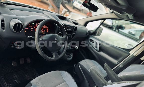 Acheter Import Voiture Peugeot Partner Blanc à Dakar, Dakar Acheter Import Voiture Peugeot Partner Blanc à Dakar, Dakar