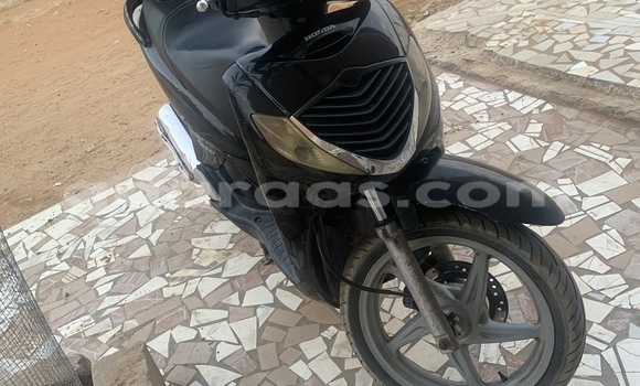 Acheter Occasion Moto Honda Scooters Noir à Dakar, Dakar Acheter Occasion Moto Honda Scooters Noir à Dakar, Dakar