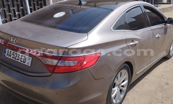Buy Used Hyundai Grandeur Silver Car in Rufisque in Dakar Buy Used Hyundai Grandeur Silver Car in Rufisque in Dakar