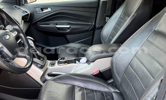 Acheter Occasion Voiture Ford Escape Noir à Dakar, Dakar Acheter Occasion Voiture Ford Escape Noir à Dakar, Dakar