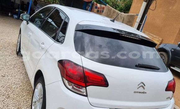 Acheter Occasion Voiture Citroen C4 Blanc à Dakar, Dakar Acheter Occasion Voiture Citroen C4 Blanc à Dakar, Dakar