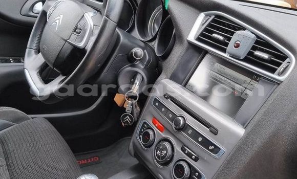 Acheter Occasion Voiture Citroen C4 Blanc à Dakar, Dakar Acheter Occasion Voiture Citroen C4 Blanc à Dakar, Dakar