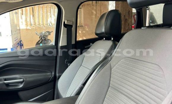 Dieundeu Occasion Ford Escape Blue Auto in Dakar in Dakar Dieundeu Occasion Ford Escape Blue Auto in Dakar in Dakar