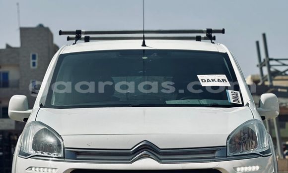 Acheter Import Voiture Citroen Berlingo Blanc à Dakar, Dakar Acheter Import Voiture Citroen Berlingo Blanc à Dakar, Dakar