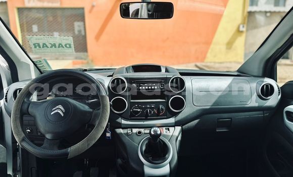 Acheter Import Voiture Citroen Berlingo Blanc à Dakar, Dakar Acheter Import Voiture Citroen Berlingo Blanc à Dakar, Dakar