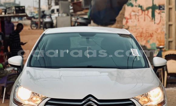 Buy Import Citroen C4 White Car in Dakar in Dakar Buy Import Citroen C4 White Car in Dakar in Dakar