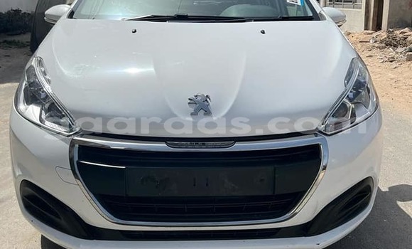 Dieundeu Occasion Peugeot 208 White Auto in Dakar in Dakar