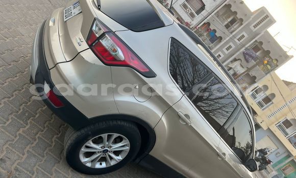 Dieundeu Occasion Ford Escape Beige Auto in Dakar in Dakar Dieundeu Occasion Ford Escape Beige Auto in Dakar in Dakar