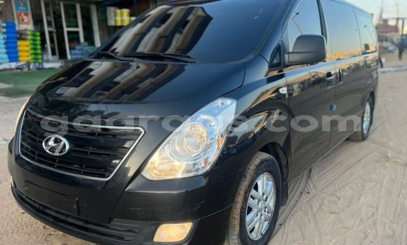 Dieundeu Occasion Hyundai Starex Black Auto in Dakar in Dakar Dieundeu Occasion Hyundai Starex Black Auto in Dakar in Dakar