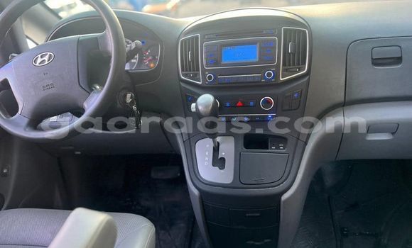 Dieundeu Occasion Hyundai Starex Black Auto in Dakar in Dakar Dieundeu Occasion Hyundai Starex Black Auto in Dakar in Dakar