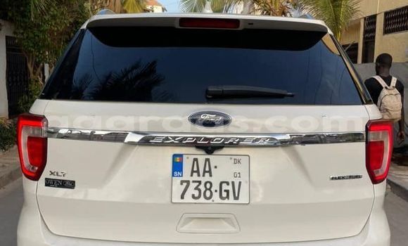 Dieundeu Occasion Ford Explorer White Auto in Dakar in Dakar Dieundeu Occasion Ford Explorer White Auto in Dakar in Dakar