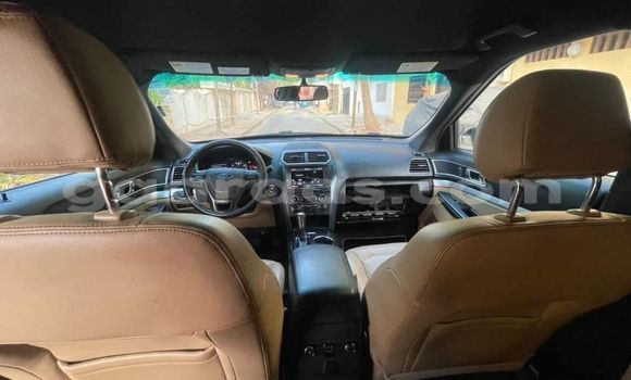 Dieundeu Occasion Ford Explorer White Auto in Dakar in Dakar Dieundeu Occasion Ford Explorer White Auto in Dakar in Dakar