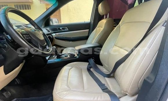 Dieundeu Occasion Ford Explorer White Auto in Dakar in Dakar Dieundeu Occasion Ford Explorer White Auto in Dakar in Dakar