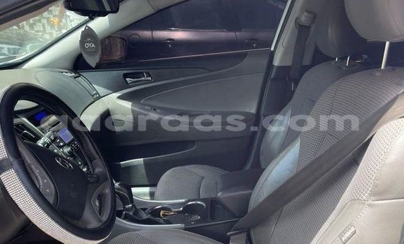 Dieundeu Occasion Hyundai Sonata White Auto in Dakar in Dakar Dieundeu Occasion Hyundai Sonata White Auto in Dakar in Dakar