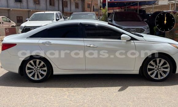 Dieundeu Occasion Hyundai Sonata White Auto in Dakar in Dakar Dieundeu Occasion Hyundai Sonata White Auto in Dakar in Dakar