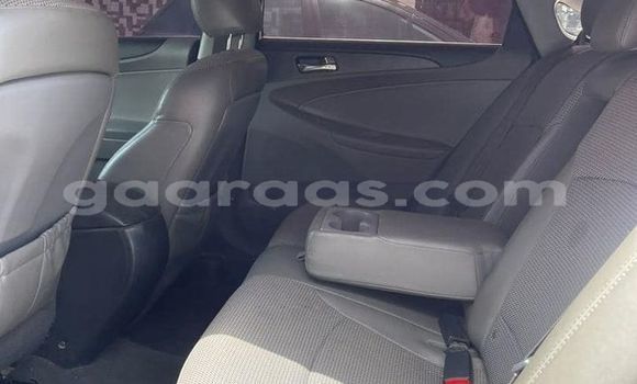 Dieundeu Occasion Hyundai Sonata White Auto in Dakar in Dakar Dieundeu Occasion Hyundai Sonata White Auto in Dakar in Dakar