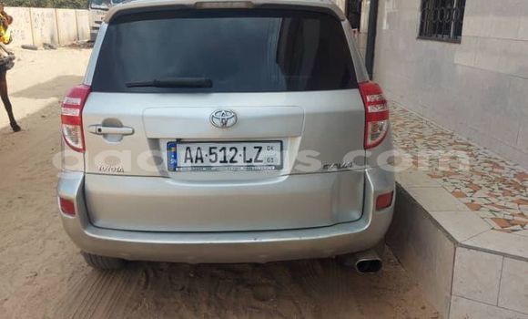 Dieundeu Occasion Toyota RAV4 Silver Auto in Dakar in Dakar Dieundeu Occasion Toyota RAV4 Silver Auto in Dakar in Dakar