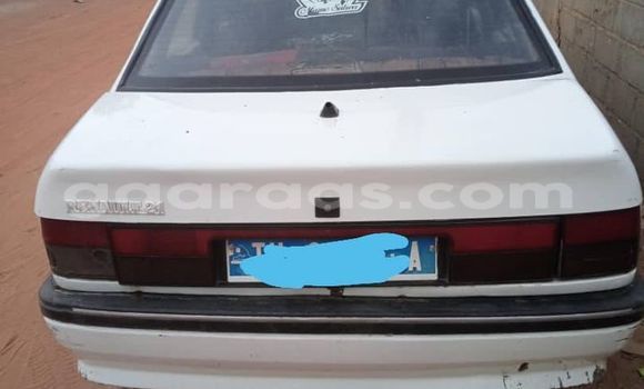 Buy Used Renault 21 White Car in Dakar in Dakar Buy Used Renault 21 White Car in Dakar in Dakar