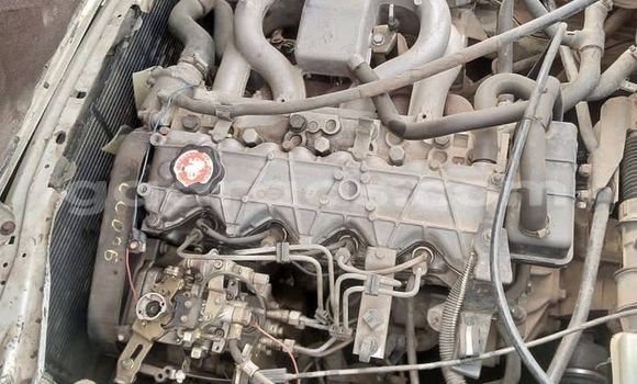 Buy Used Renault 21 White Car in Dakar in Dakar Buy Used Renault 21 White Car in Dakar in Dakar