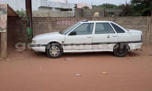 Buy Used Renault 21 White Car in Dakar in Dakar Buy Used Renault 21 White Car in Dakar in Dakar