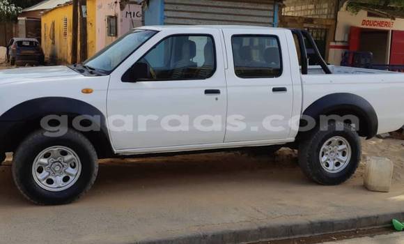 Dieundeu Occasion Nissan Navara White Auto in Dakar in Dakar