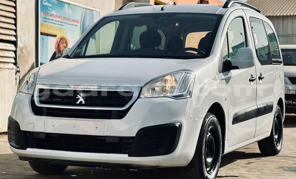 Dieundeu Imported Peugeot Partner White Auto in Dakar in Dakar Dieundeu Imported Peugeot Partner White Auto in Dakar in Dakar