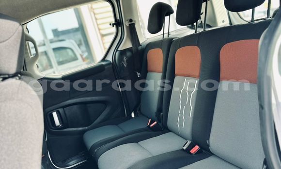 Dieundeu Imported Peugeot Partner White Auto in Dakar in Dakar Dieundeu Imported Peugeot Partner White Auto in Dakar in Dakar