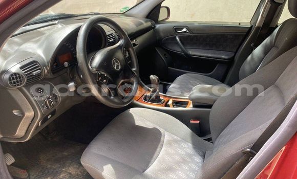 Acheter Occasion Voiture Mercedes‒Benz C–Class Rouge à Dakar, Dakar Acheter Occasion Voiture Mercedes‒Benz C–Class Rouge à Dakar, Dakar