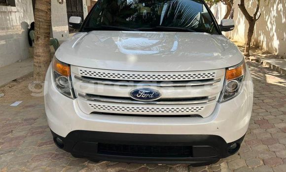 Buy Used Ford Explorer White Car in Dakar in Dakar Buy Used Ford Explorer White Car in Dakar in Dakar
