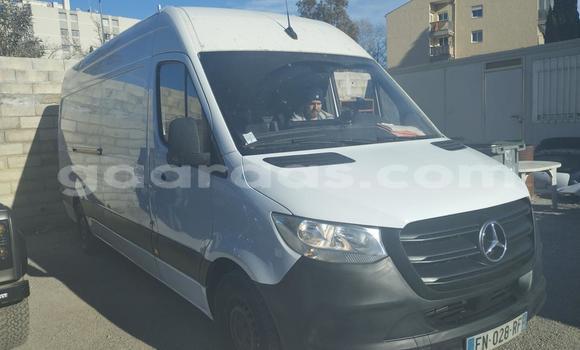 Dieundeu Occasion Mercedes‒Benz Sprinter White 4x4 in Dakar in Dakar Dieundeu Occasion Mercedes‒Benz Sprinter White 4x4 in Dakar in Dakar