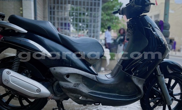 Acheter Occasion Moto Piaggio BV Noir à Dakar, Dakar Acheter Occasion Moto Piaggio BV Noir à Dakar, Dakar