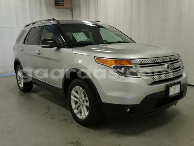 Big with watermark 2015 ford explorer 4wd xlt 3