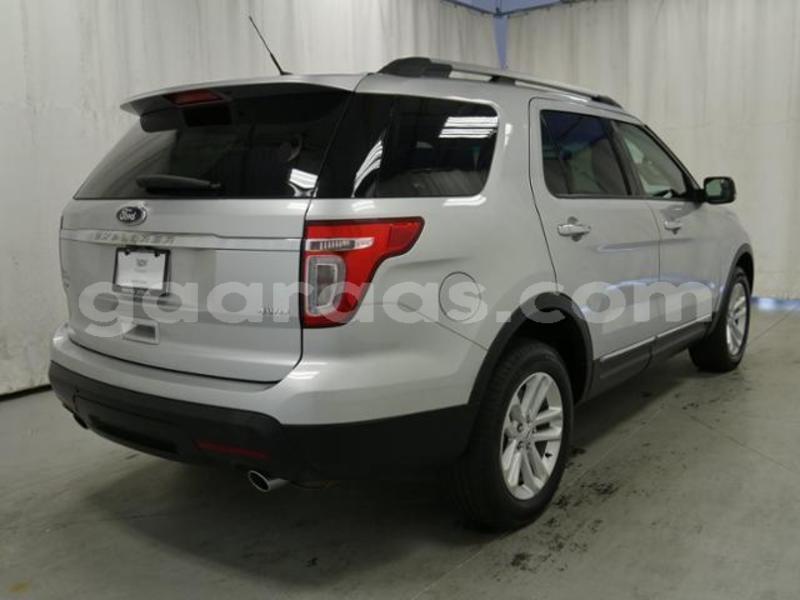 Big with watermark 2015 ford explorer 4wd xlt 4